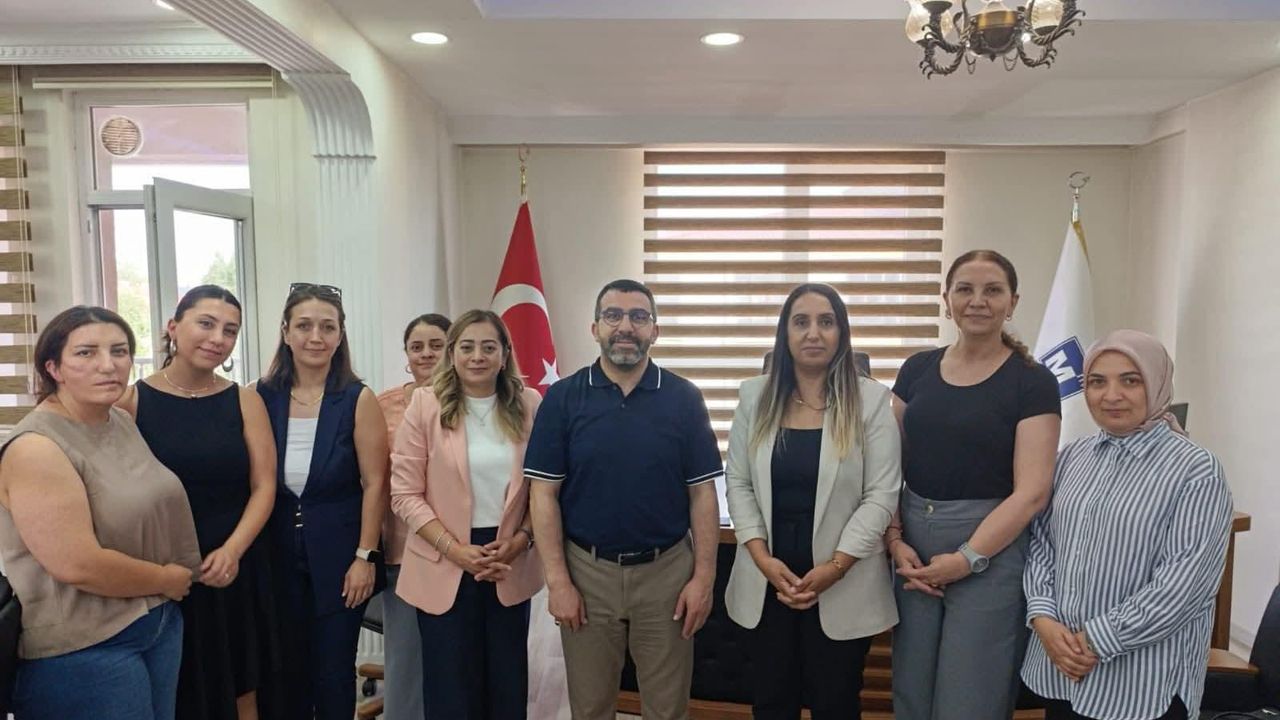 AK Parti Heyetinden Kars SMMM Odası Başkanı Didem Turhan’a hayırlı olsun ziyareti – Birlik Haber Ajansı