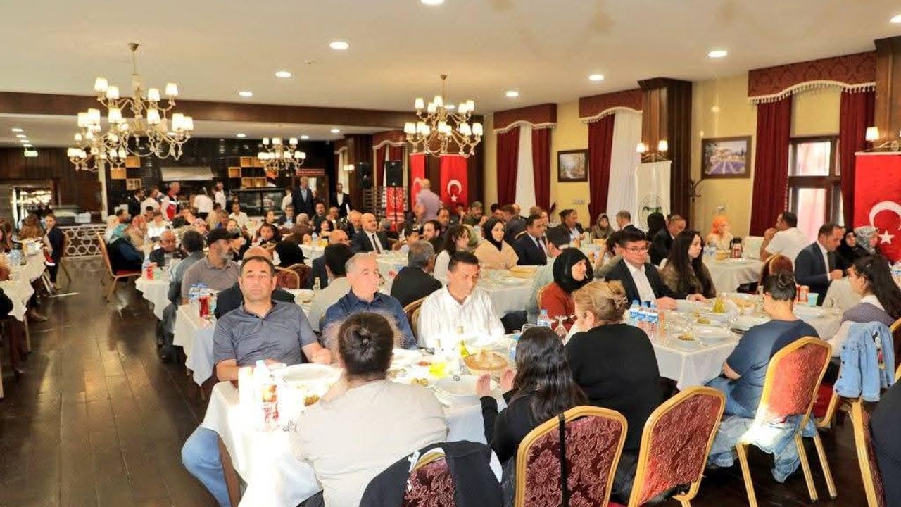 Kars’ta 15 Temmuz Şehitleri ve Gazileri onuruna yemek tertip edildi – Birlik Haber Ajansı