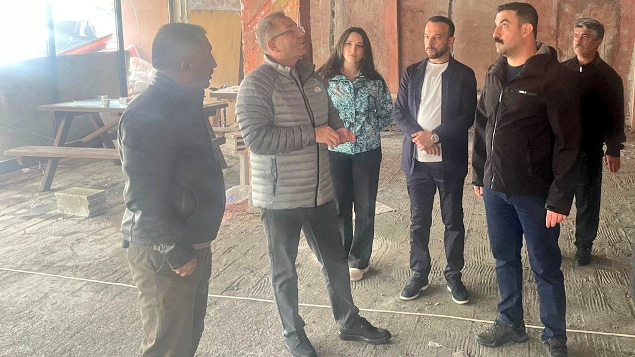 Vali Ziya Polat, Çıldır Gölü kıyısındaki Kütük Ev inşaatında inceleme yaptı – Birlik Haber Ajansı