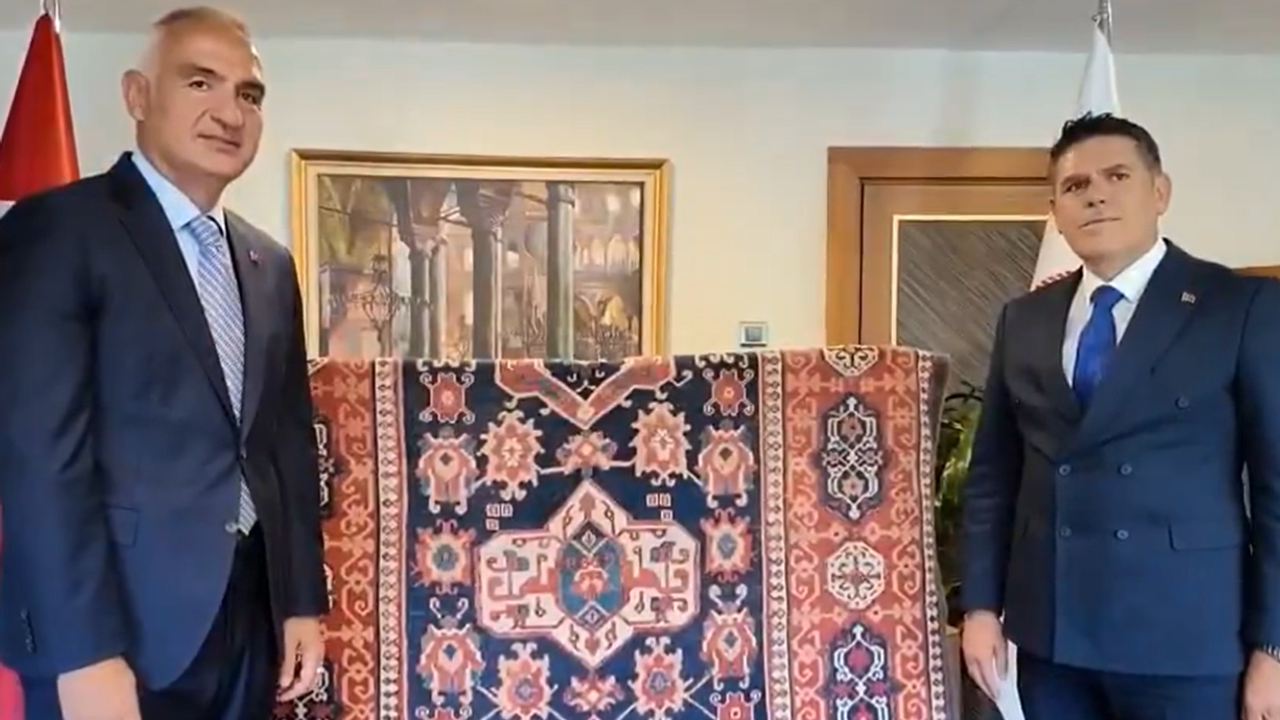 Beş asırlık Uşak halısı 30 yıl sonra doğduğu topraklara döndü – Birlik Haber Ajansı