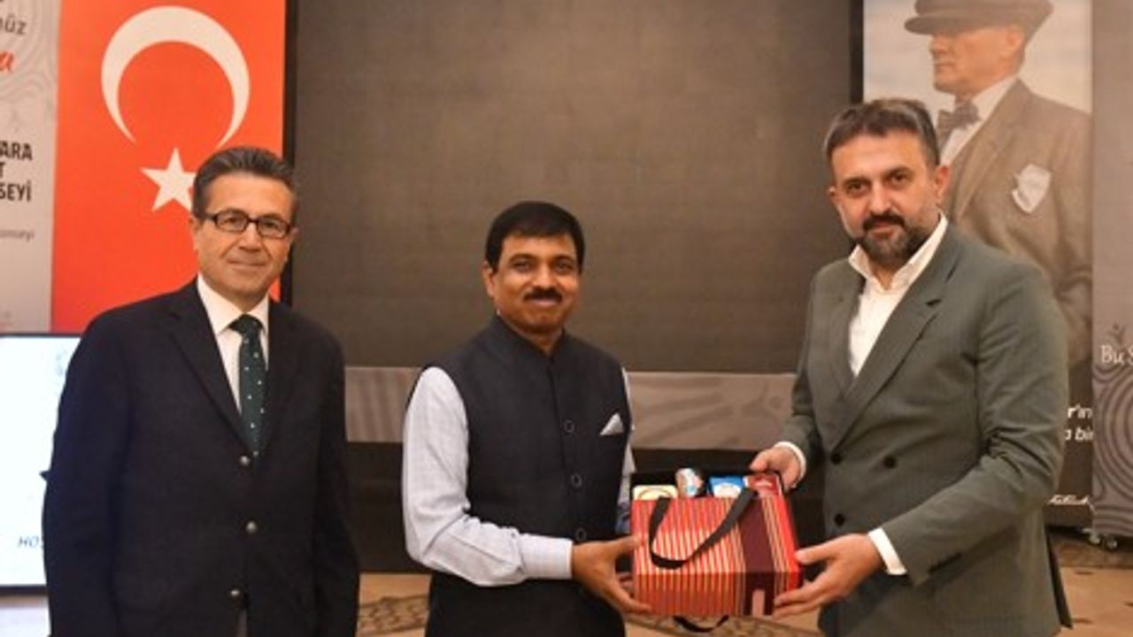 Hindistan Büyükelçisi Ankara Kent Konseyi’nde; Yoga Çağrısı! – Birlik Haber Ajansı