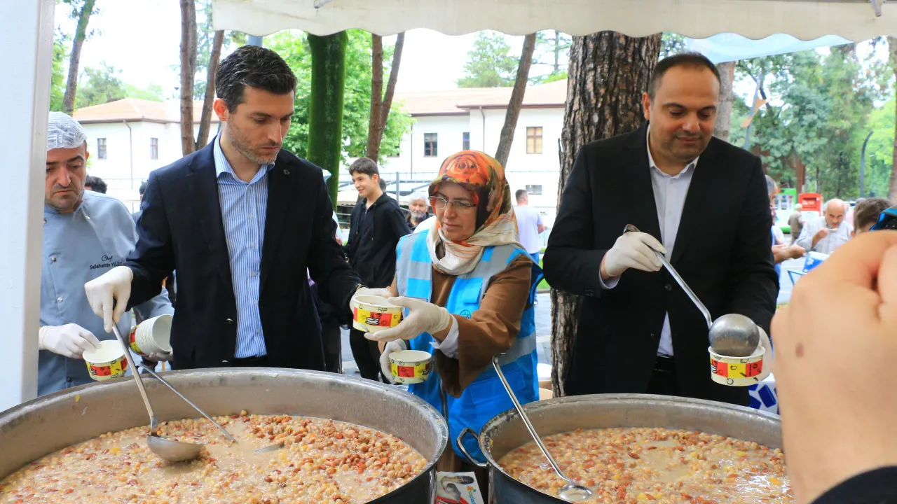 Erbaa’da 2 bin kişiye aşure ikram edildi – Birlik Haber Ajansı