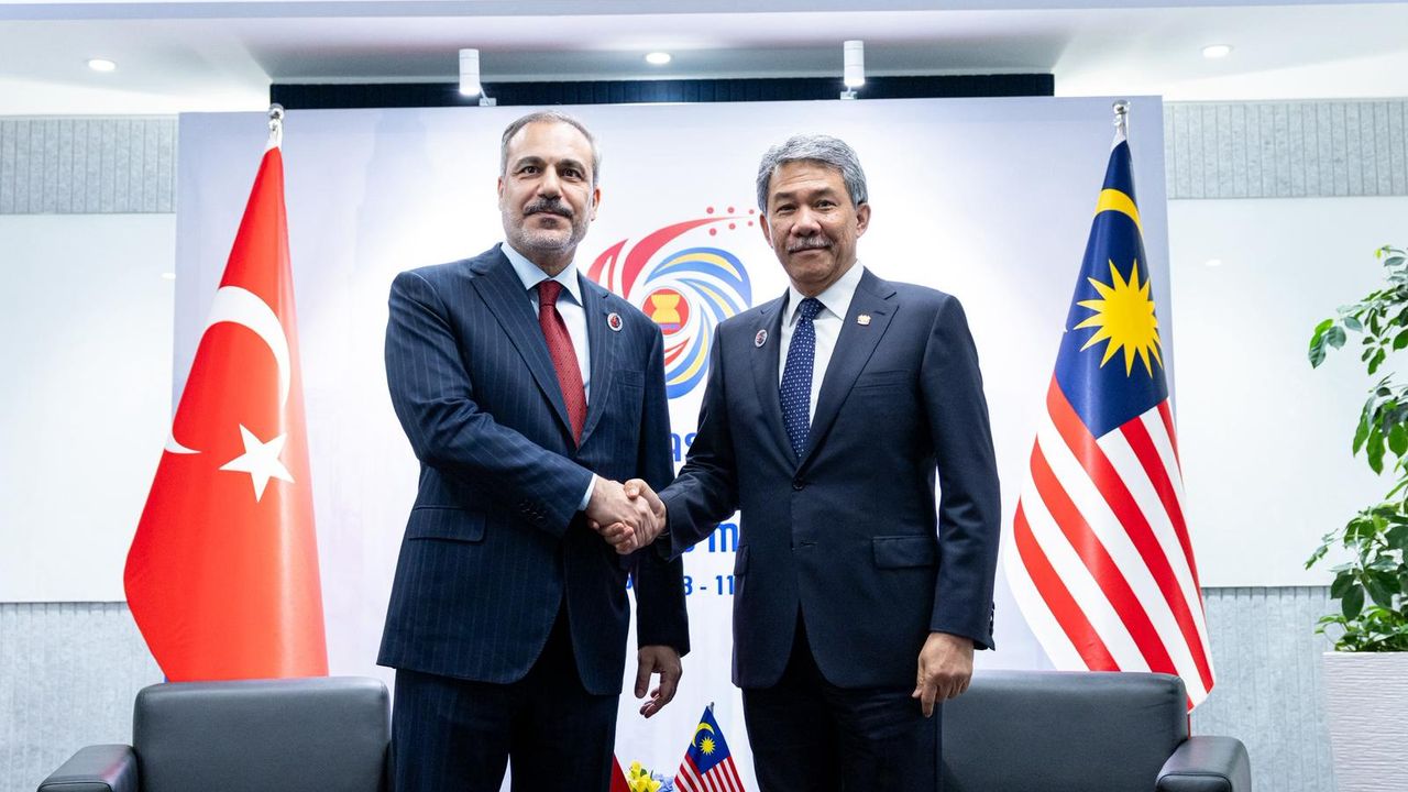 Bakan Hakan Fidan, ASEAN Zirvesi kapsamında mevkidaşlarıyla Kuala Lumpur’da buluştu – Birlik Haber Ajansı