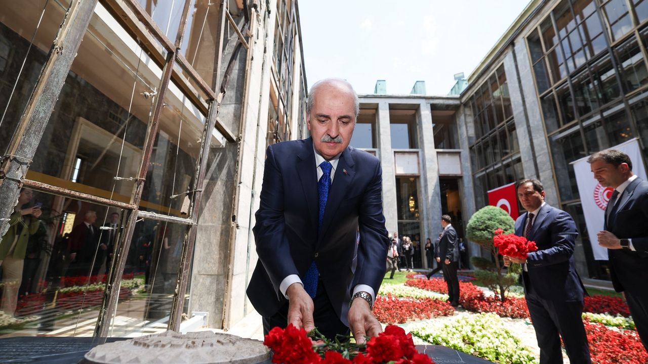 Kurtulmuş, Meclis’te bombalanan alanlara karanfil bıraktı – Birlik Haber Ajansı