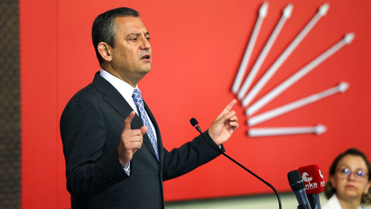 Özgür Özel: İBB soruşturmasında tutuklular, savcı ve avukat aracılığıyla itirafçı yapılmak isteniyor – Birlik Haber Ajansı