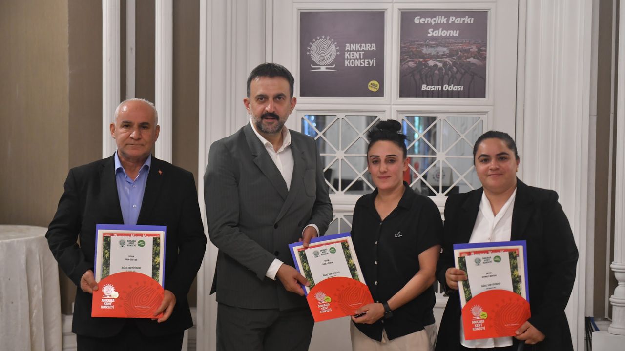 Hakkarigücü Spor Kadın Futbol Takımı’ndan Ankara Kent Konseyi’ne ziyaret – Birlik Haber Ajansı