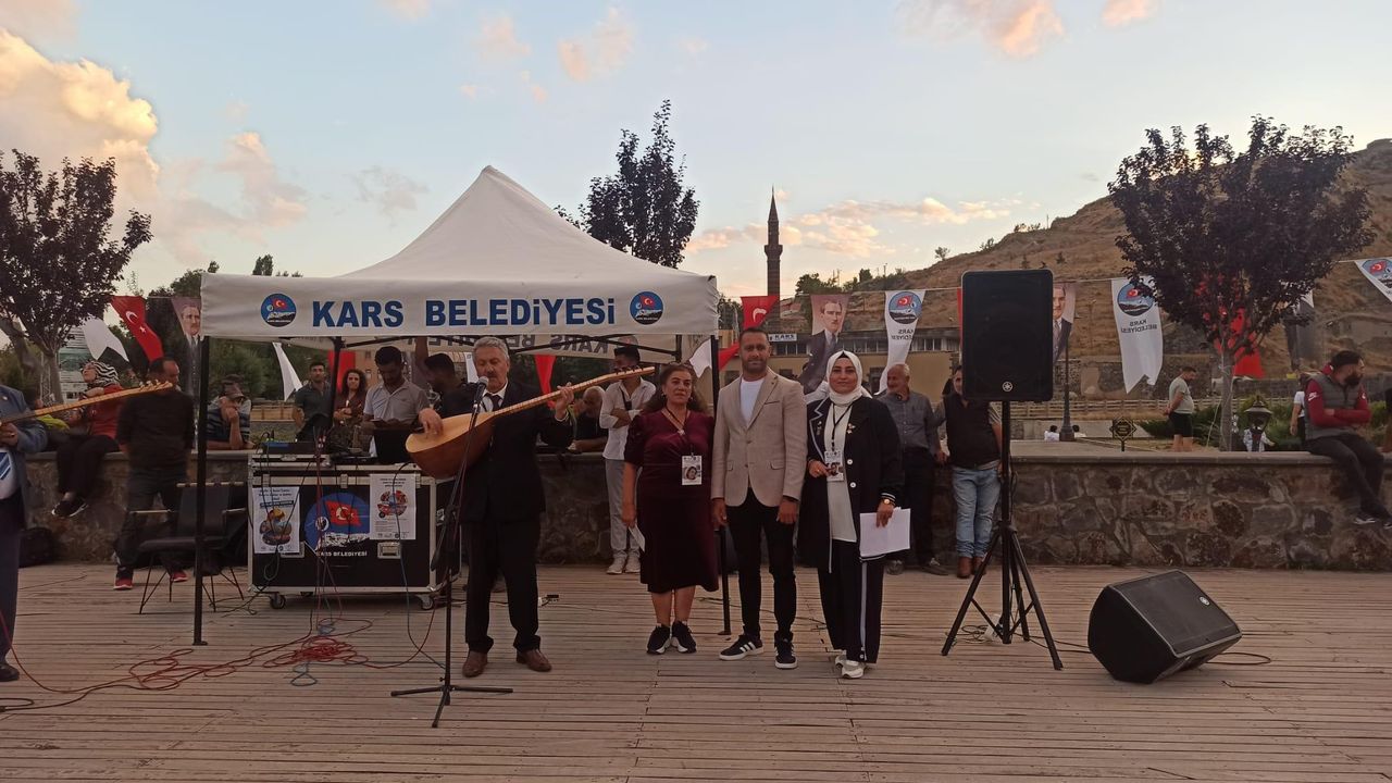 Kars’ta “Sözün ve Sazın İzinde: Âşıklar ve Şairler Şöleni” düzenlendi – Birlik Haber Ajansı