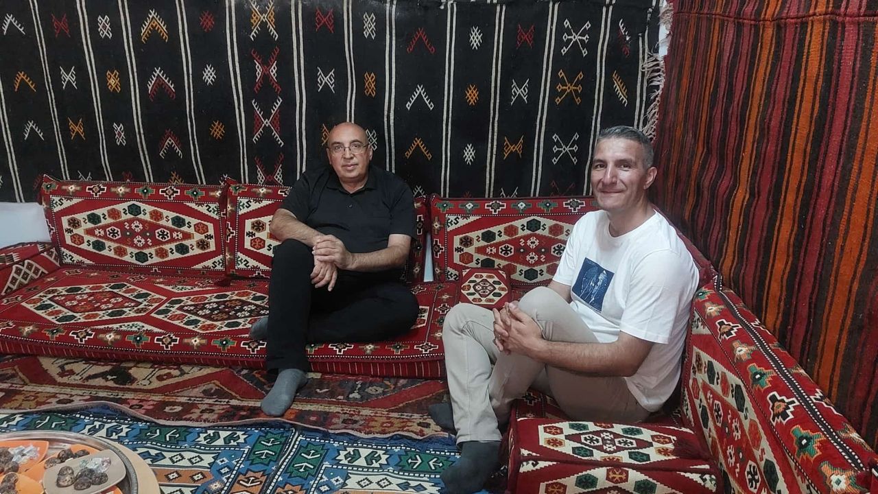 Gazeteci Çakmak’tan “Şark Odası” hediyesi – Birlik Haber Ajansı