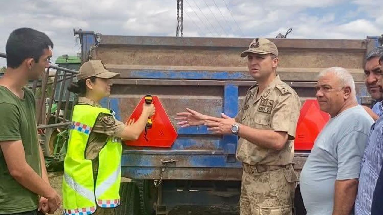 Kars’ta çiftçilere yönelik trafik güvenliği eğitimi düzenlendi – Birlik Haber Ajansı