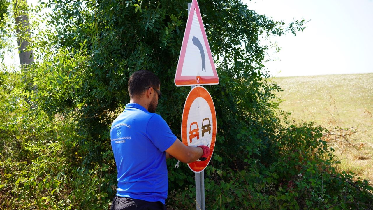 Kocaeli Büyükşehir’le kırsal ulaşımda levhalar yenileniyor – Birlik Haber Ajansı