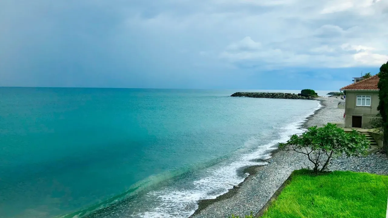 Olumsuz hava şartları 4 ilde denize girişi yasaklattı – Birlik Haber Ajansı