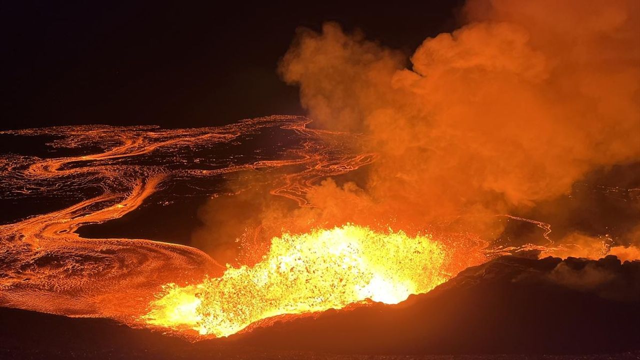 Hawaii'de Kilauea yanardağı yeniden lav püskürttü