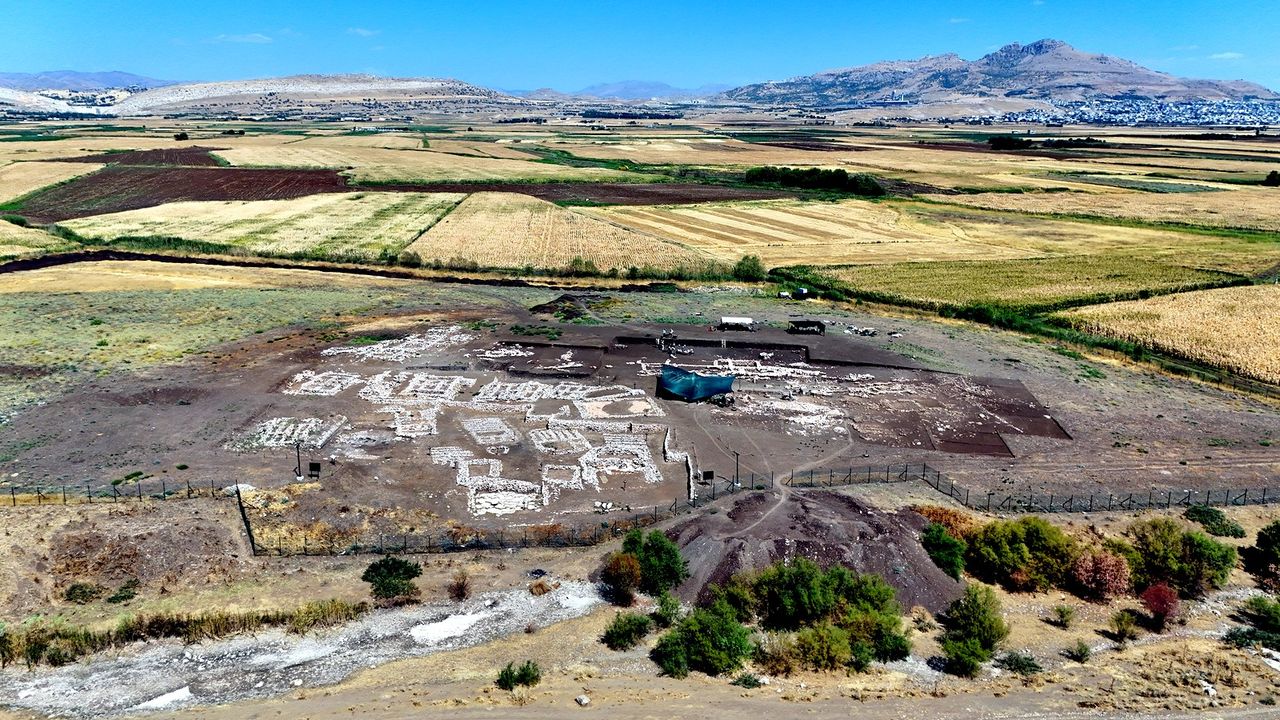 Çayönü tepesi’nde 9 bin 500 yıllık kamusal yapı gün yüzüne çıkarıldı – Birlik Haber Ajansı