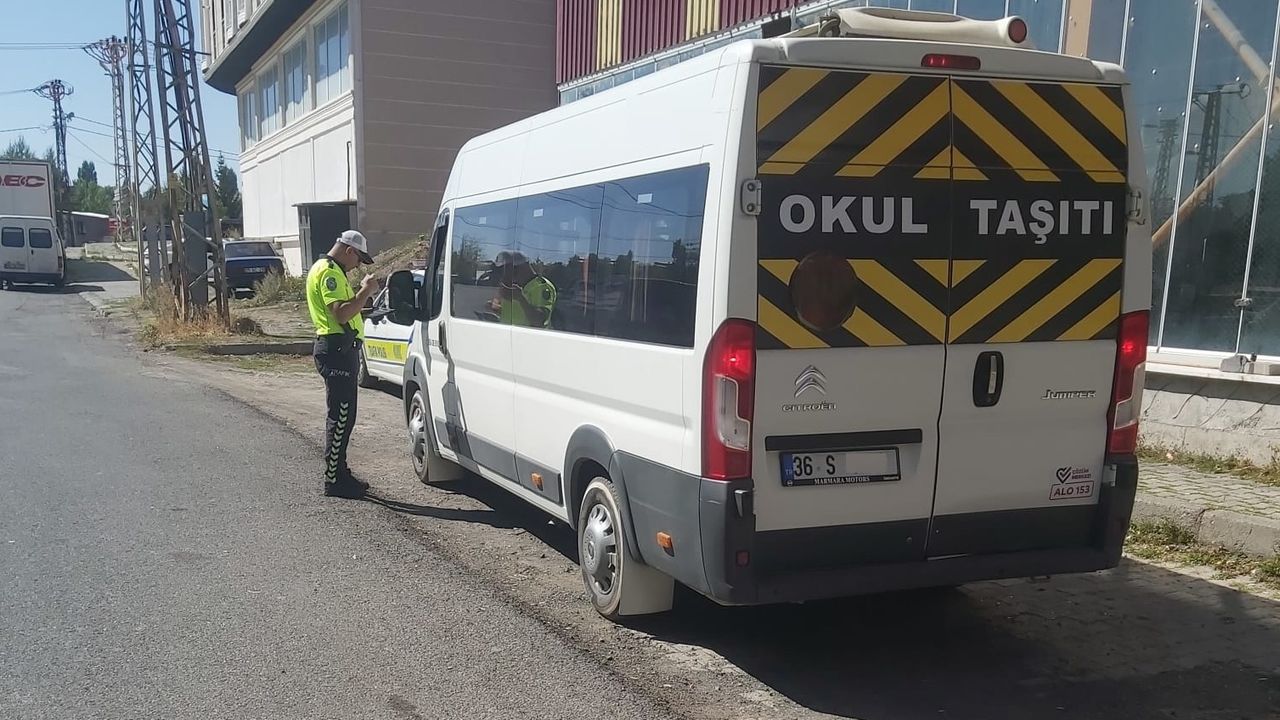 Kars’ta Okul Servislerine Sıkı Denetim: Öğrenci Güvenliği Ön Planda – Birlik Haber Ajansı