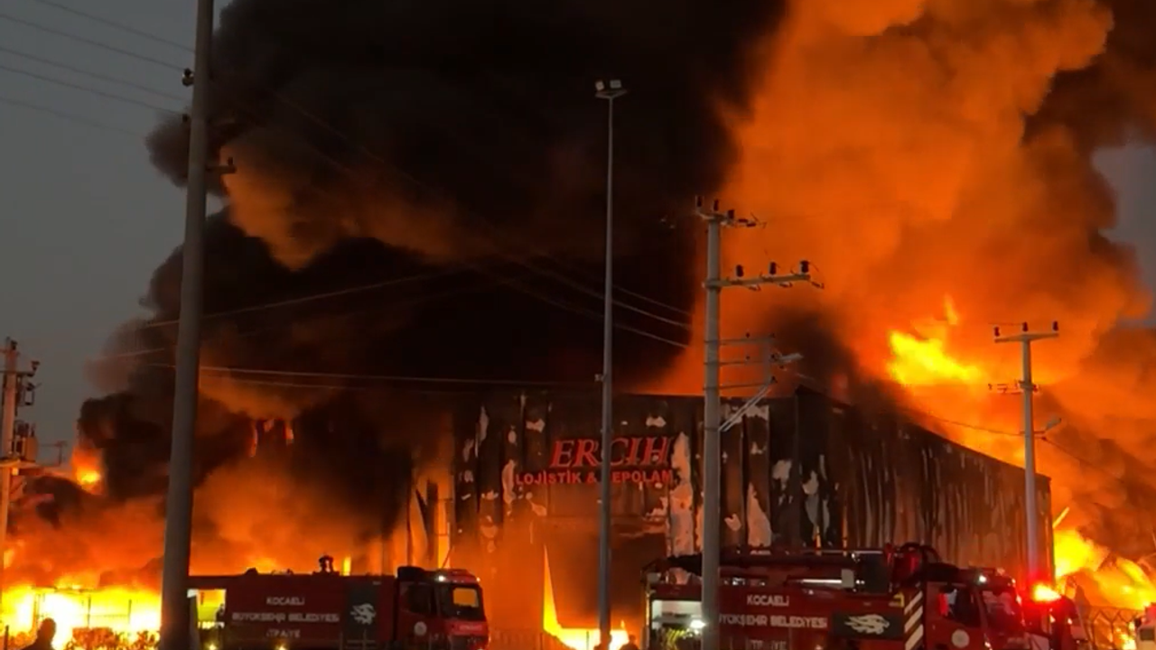 Kocaeli’de lojistik deposunda yangın: Ekipler kontrol altına aldı – Birlik Haber Ajansı