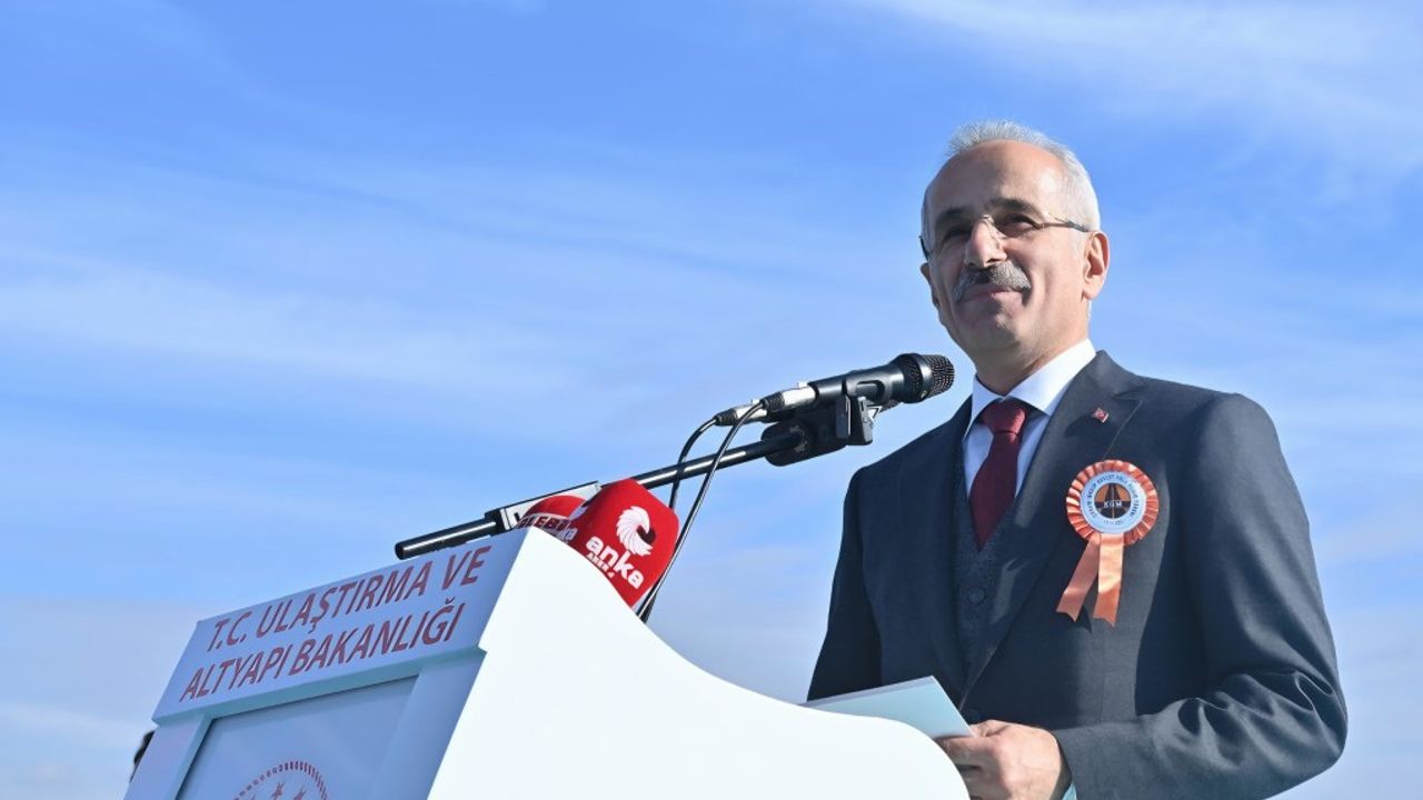 Bakan Uraloğlu: 5G, Türkiye’nin dijital geleceğini şekillendirecek – Birlik Haber Ajansı