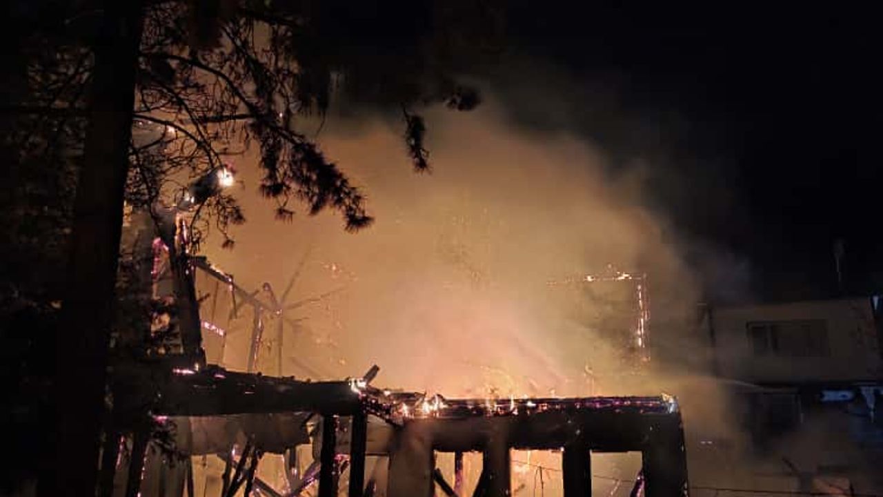 Mudurnu’nun tarihi keyvanlar konağı alevlere teslim oldu – Birlik Haber Ajansı