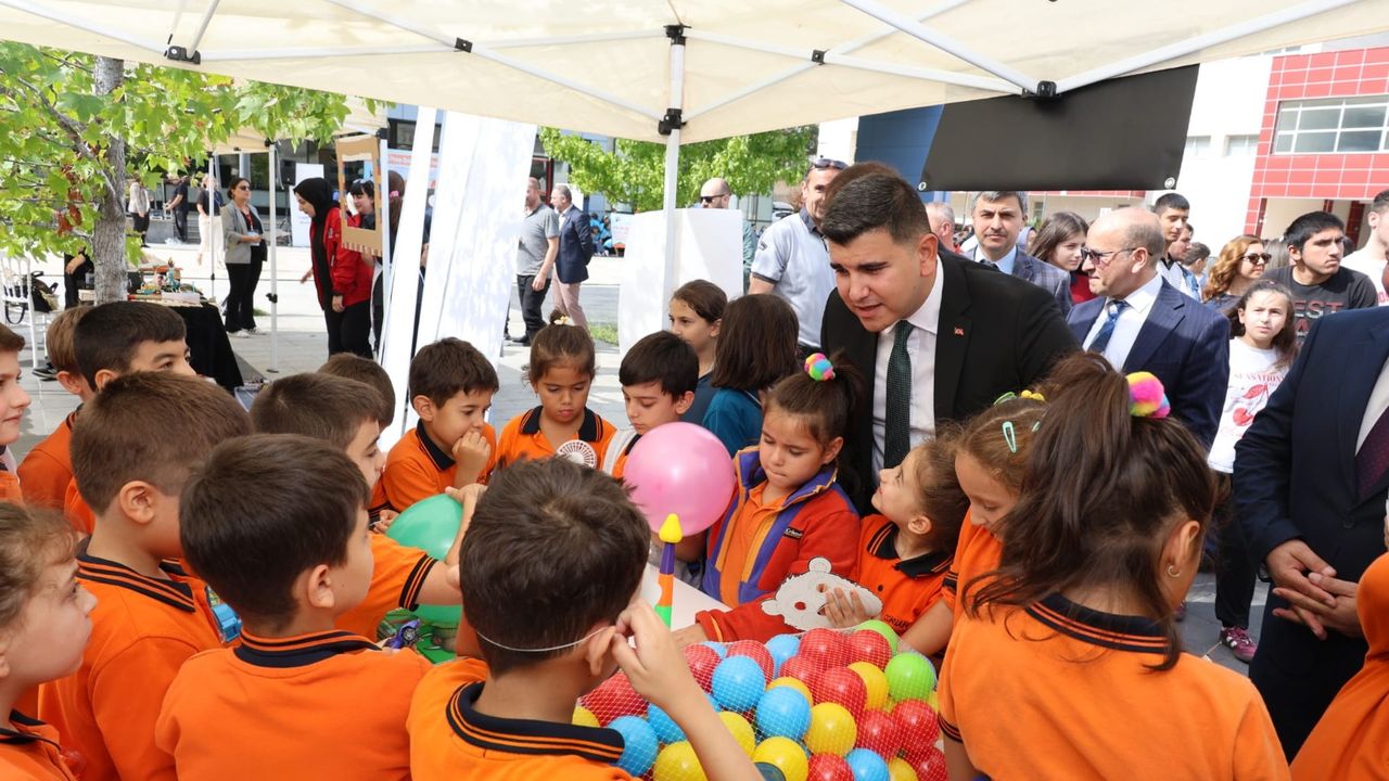 Artvin’de “Bilge Artvin Doğanın Mühendisliği” temalı bilim şenliği başladı – Birlik Haber Ajansı
