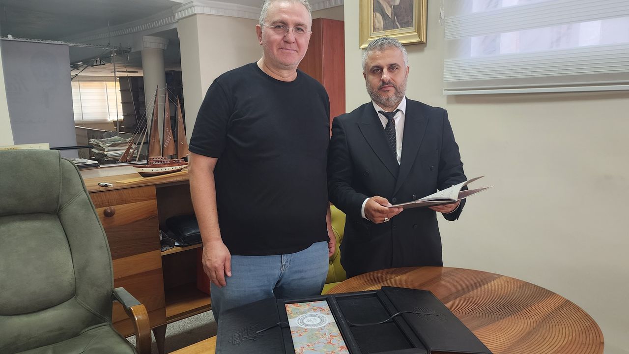 İsmail Karakaş’a tarihî emanet: Kudüs’ün Osmanlı Tapusu hediye edildi – Birlik Haber Ajansı