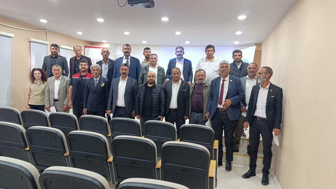 Kars’ta hayvan yetiştiricilerine “Şarbon Hastalığı ve Etkin Koruma-Kontrol Yöntemleri” eğitimi verildi – Birlik Haber Ajansı