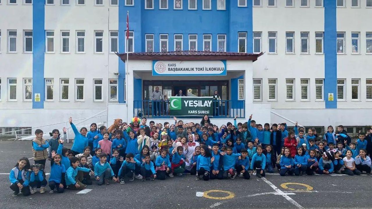 Yeşilay Kars Şubesi’nden TOKİ İlkokulu’nda renkli şenlik – Birlik Haber Ajansı