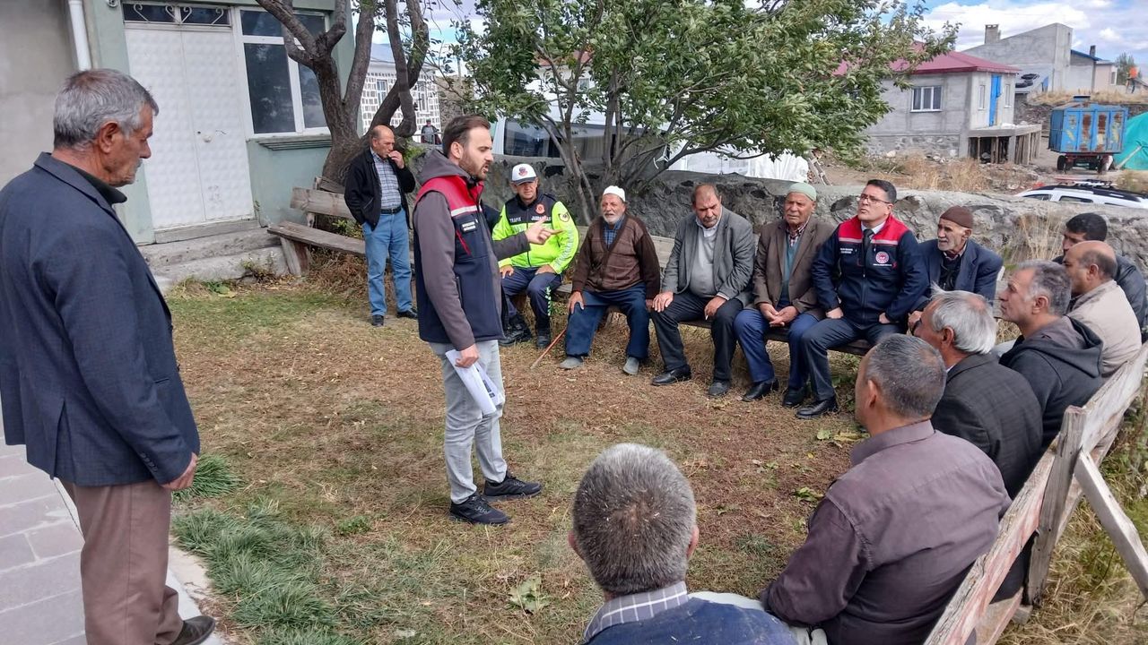 Kars’ta “Cuma Buluşmaları” devam ediyor: Üreticilere tarımsal bilgilendirme – Birlik Haber Ajansı