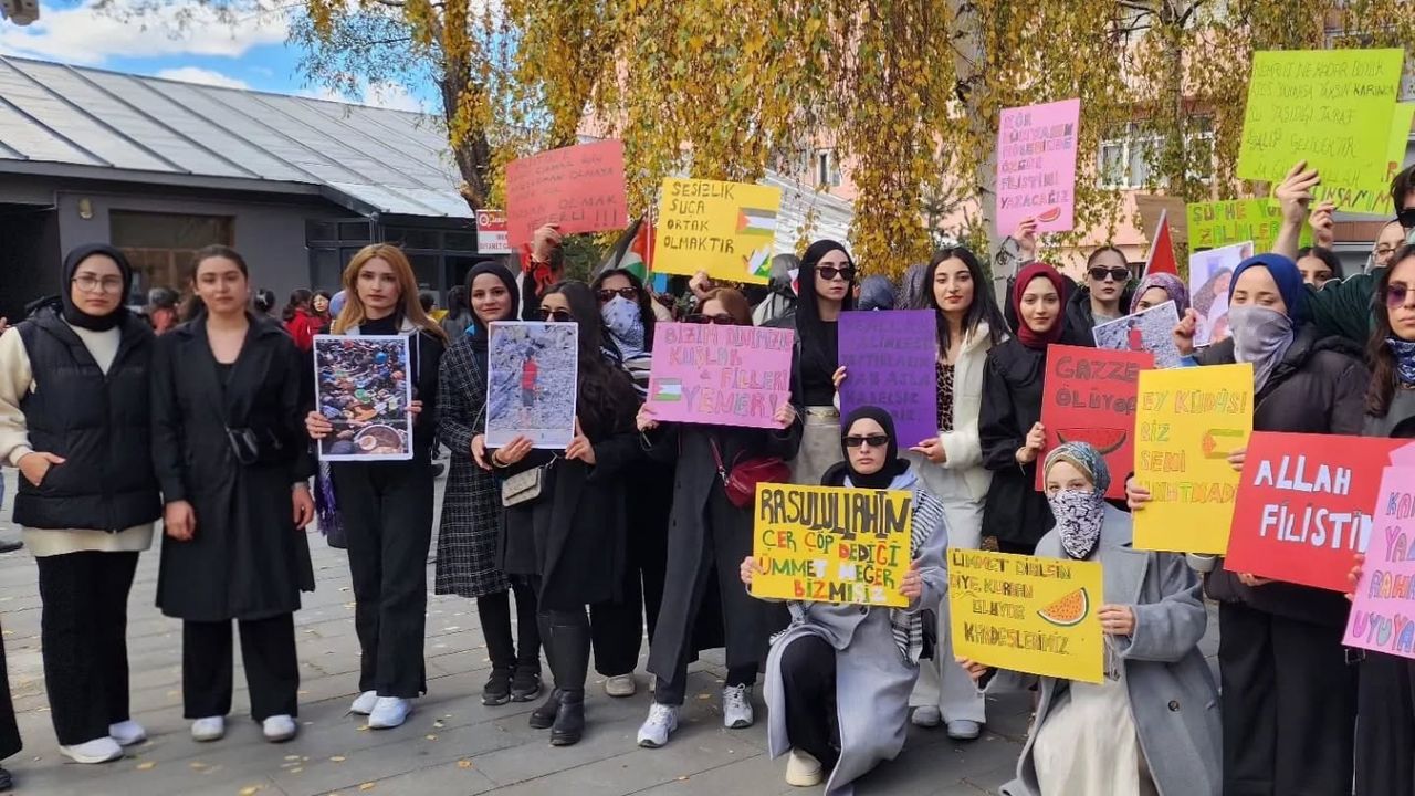 Sarıkamış 100. yıl şehitleri yurdu öğrencilerinden Filistin’e destek yürüyüşü – Birlik Haber Ajansı