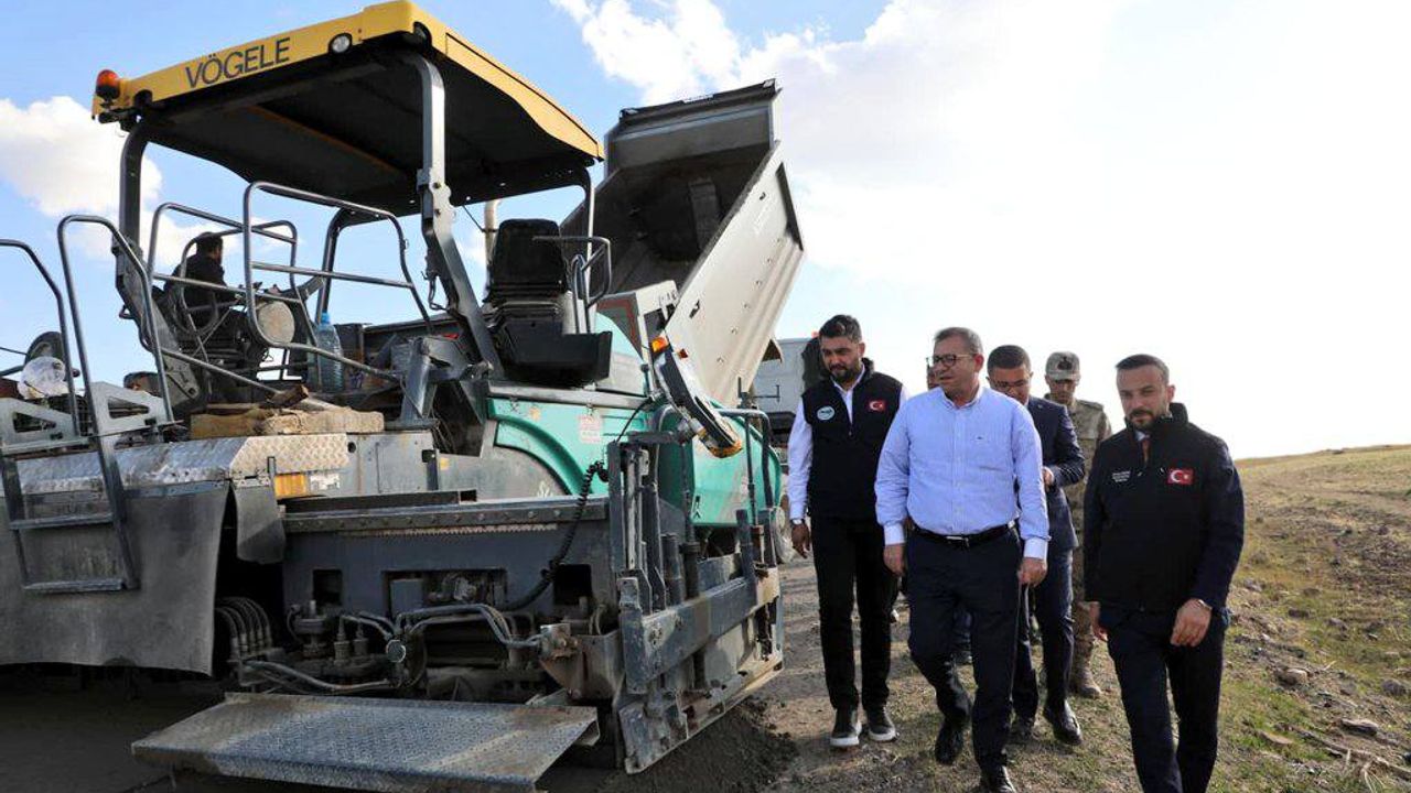 Vali Ziya Polat, Aydınkavak–Yağlıca Grup Köy Yolu’nda incelemelerde bulundu. – Birlik Haber Ajansı