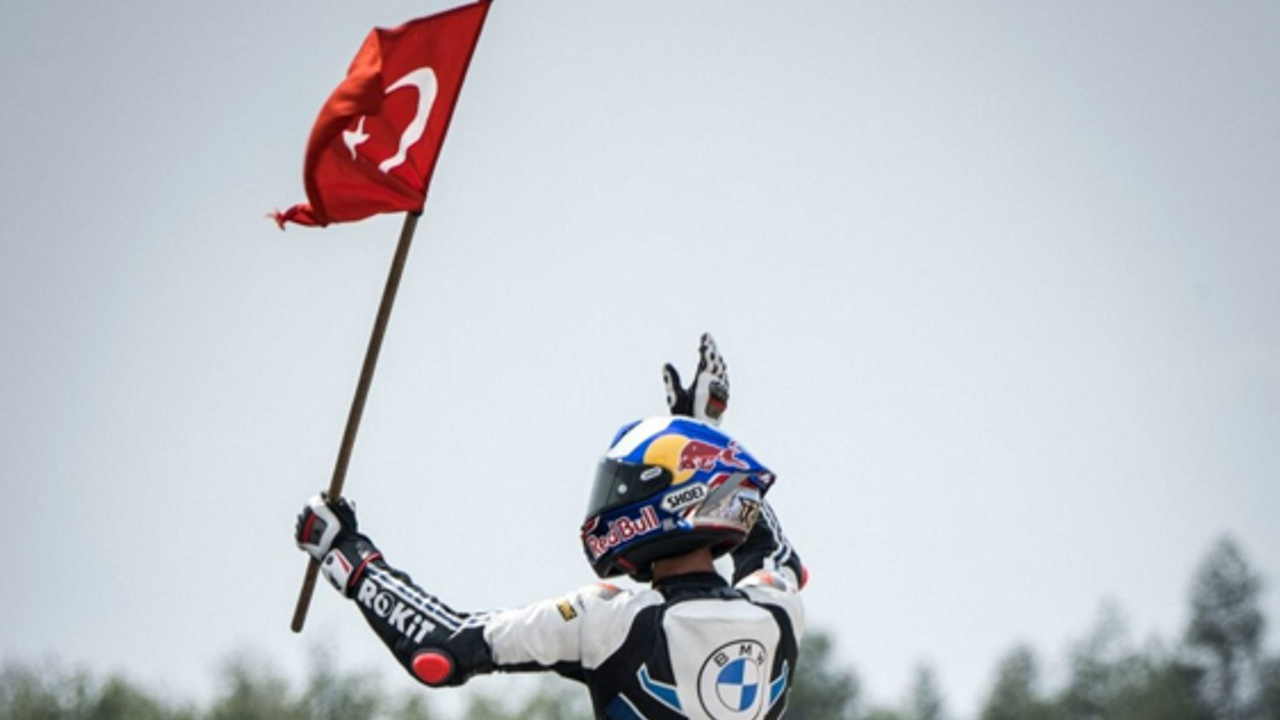 Toprak Razgatlıoğlu tarih yazdı: 3. kez dünya şampiyonu – Birlik Haber Ajansı