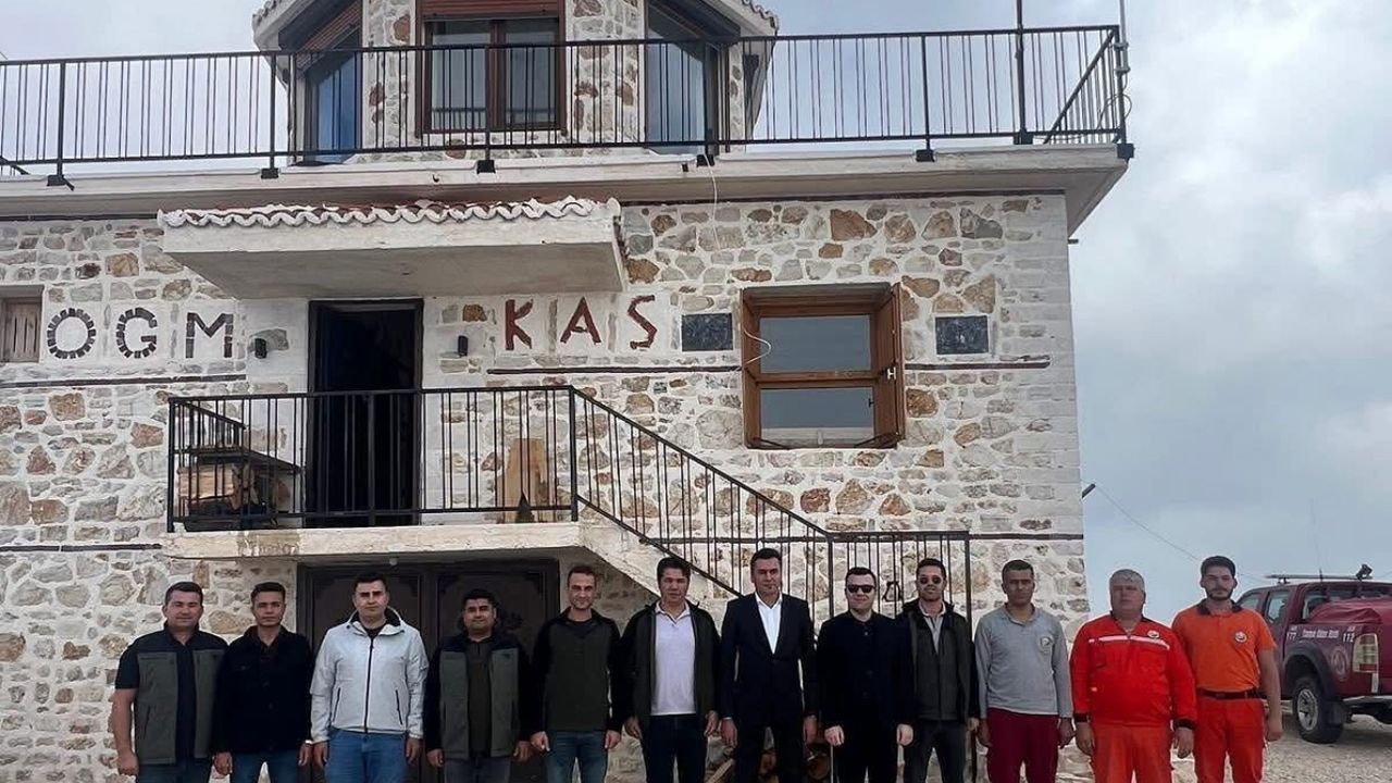Kaş’ta Kaymakamdan yangın görevli personellere teşekkür ziyareti – Birlik Haber Ajansı