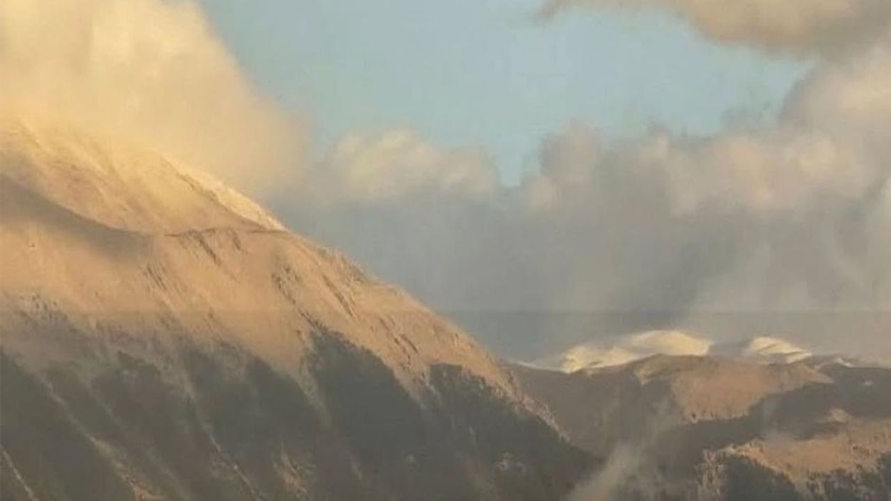 Antalya’da mevsimin ilk karı düştü! Dağlar beyaza büründü – Birlik Haber Ajansı