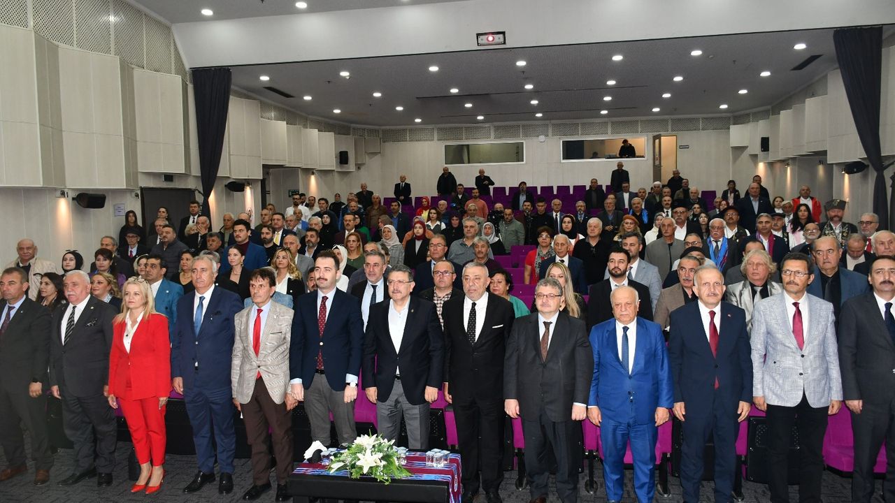 Trabzon’da başarılı gazeteciler ödüllerini ve plaketlerini aldılar – Birlik Haber Ajansı