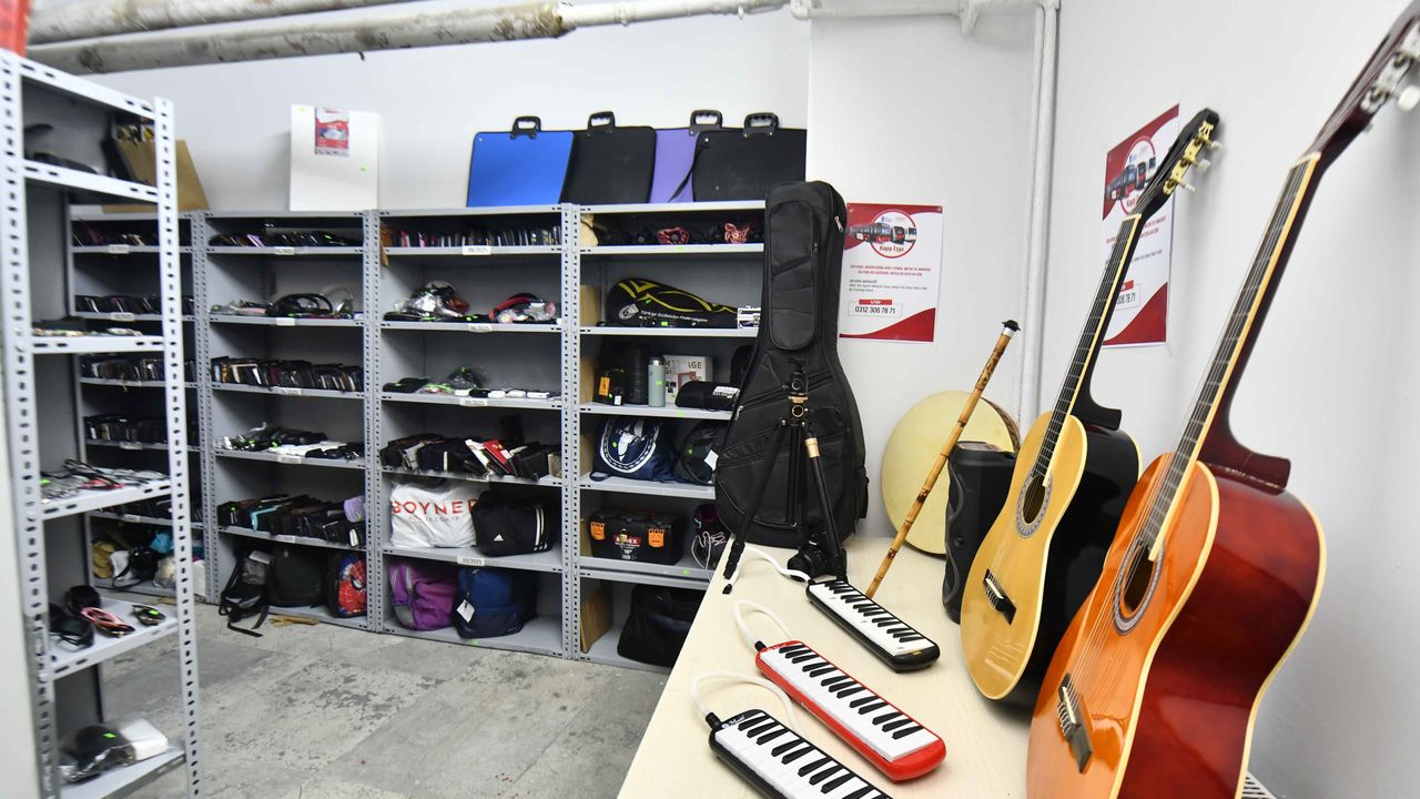 EGO’dan eşyalarını toplu taşıma araçlarında unutan Ankaralılara çağrı: Unutulan eşyalar sahiplerini bekliyor – Birlik Haber Ajansı