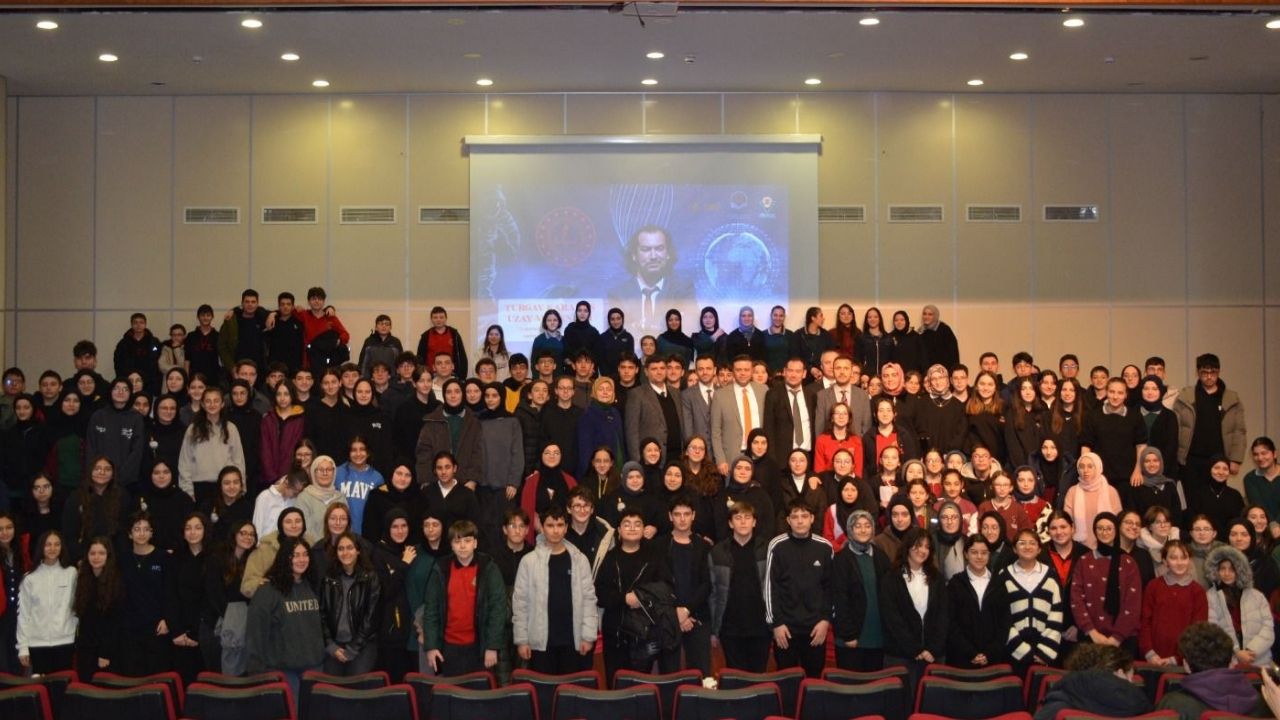 Türkiye’nin ilk serebral palsili uzay mühendisi Turgay Karakaş Rize’de öğrencilerle buluştu – Birlik Haber Ajansı