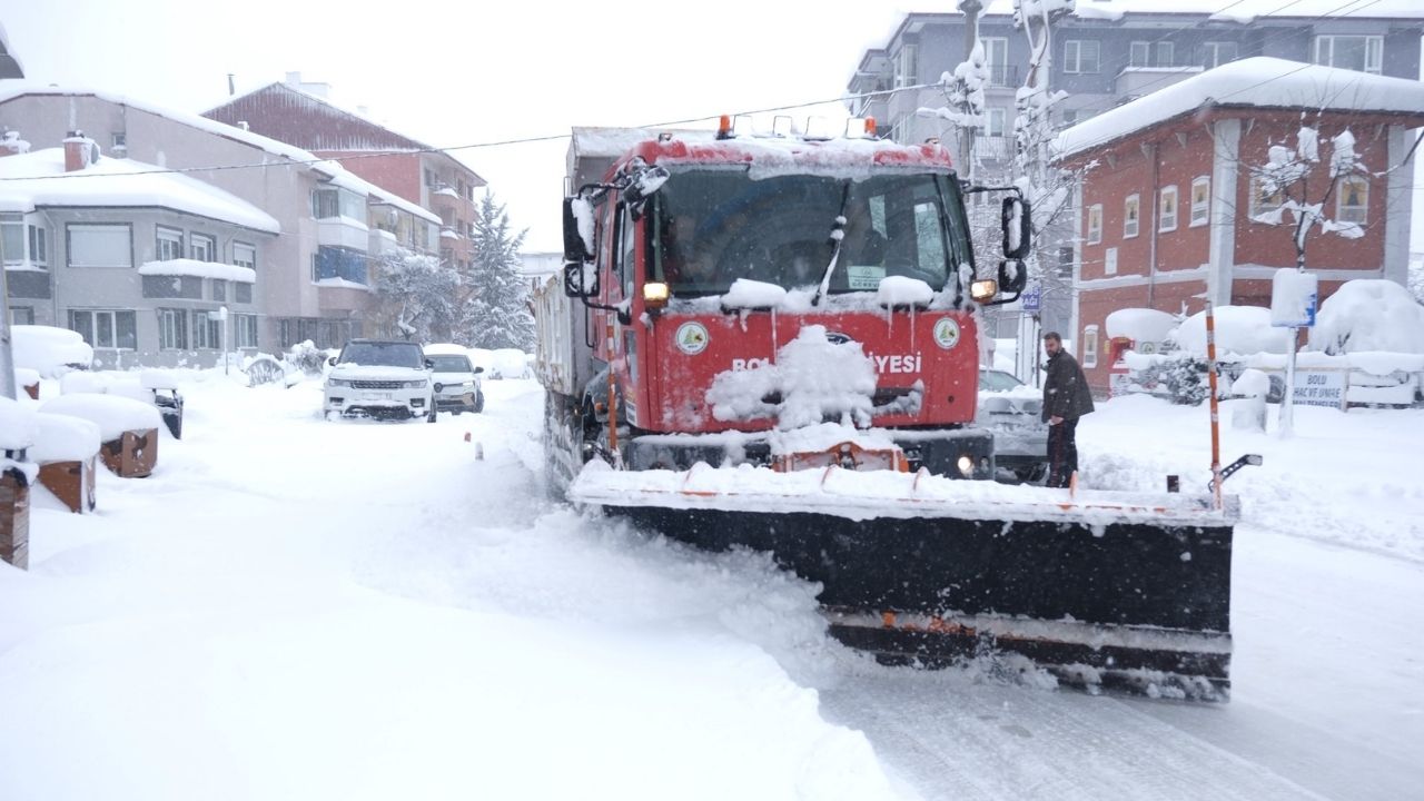 Bolu’da yoğun kar yağışı: 227 köy yolu ulaşıma kapandı – Birlik Haber Ajansı