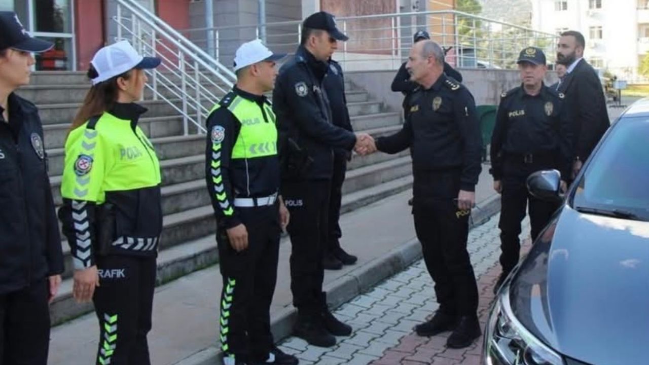 Antalya İl Emniyet Müdürü Zaimoğlu’ndan Kaş, Alanya ve Demre’ye denetim – Birlik Haber Ajansı