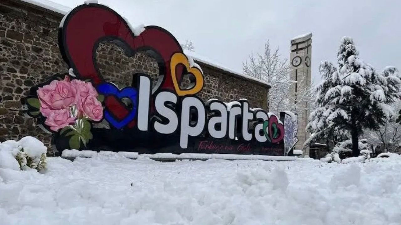 Isparta'ya kar geliyor
