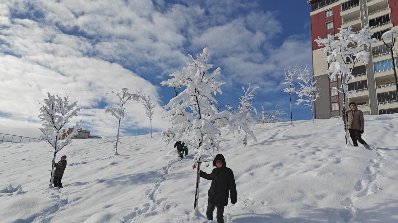 Kar yağışı nedeniyle bazı illerde okullar tatil edildi – Birlik Haber Ajansı