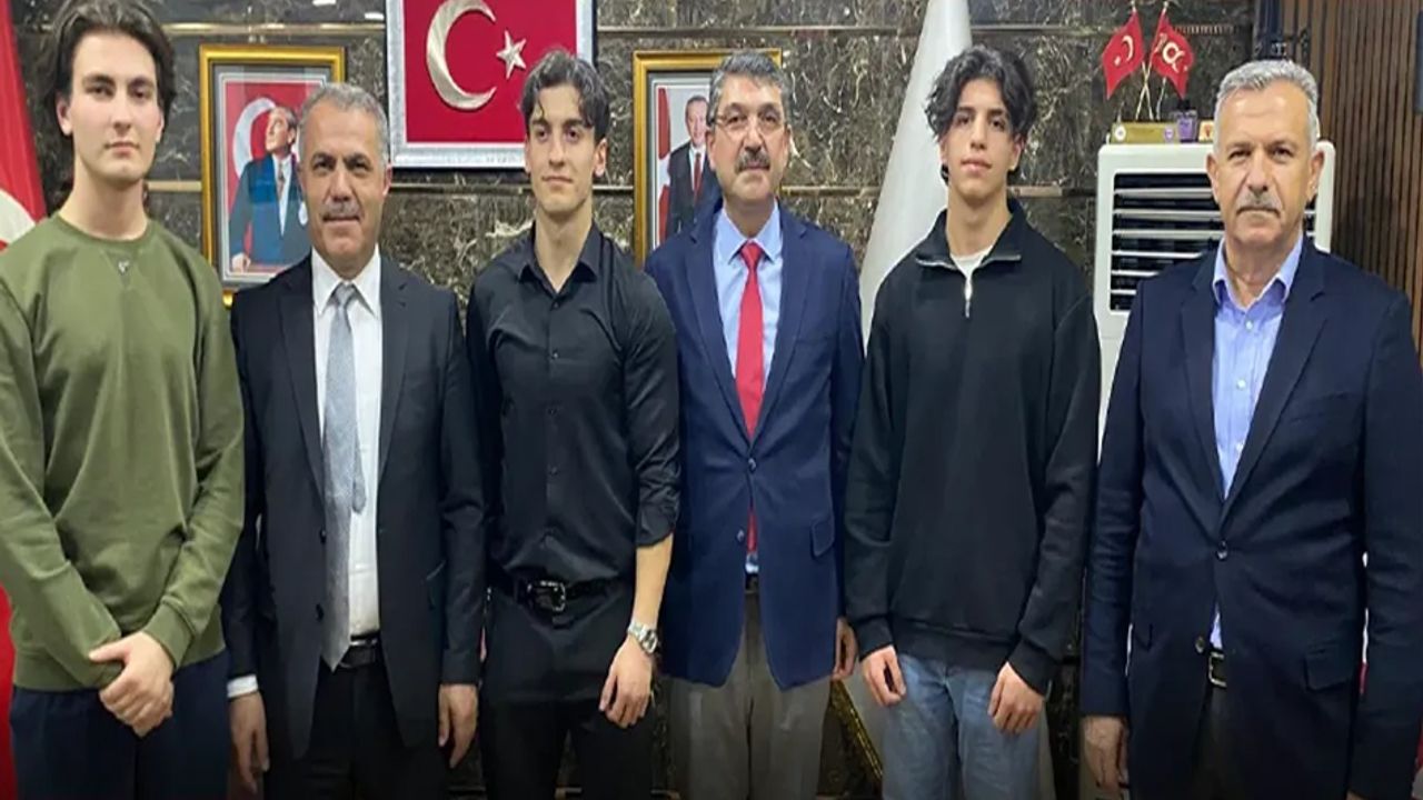 Batmanlı öğrencilere ABD yolculuğu öncesi bilgisayar desteği – Birlik Haber Ajansı