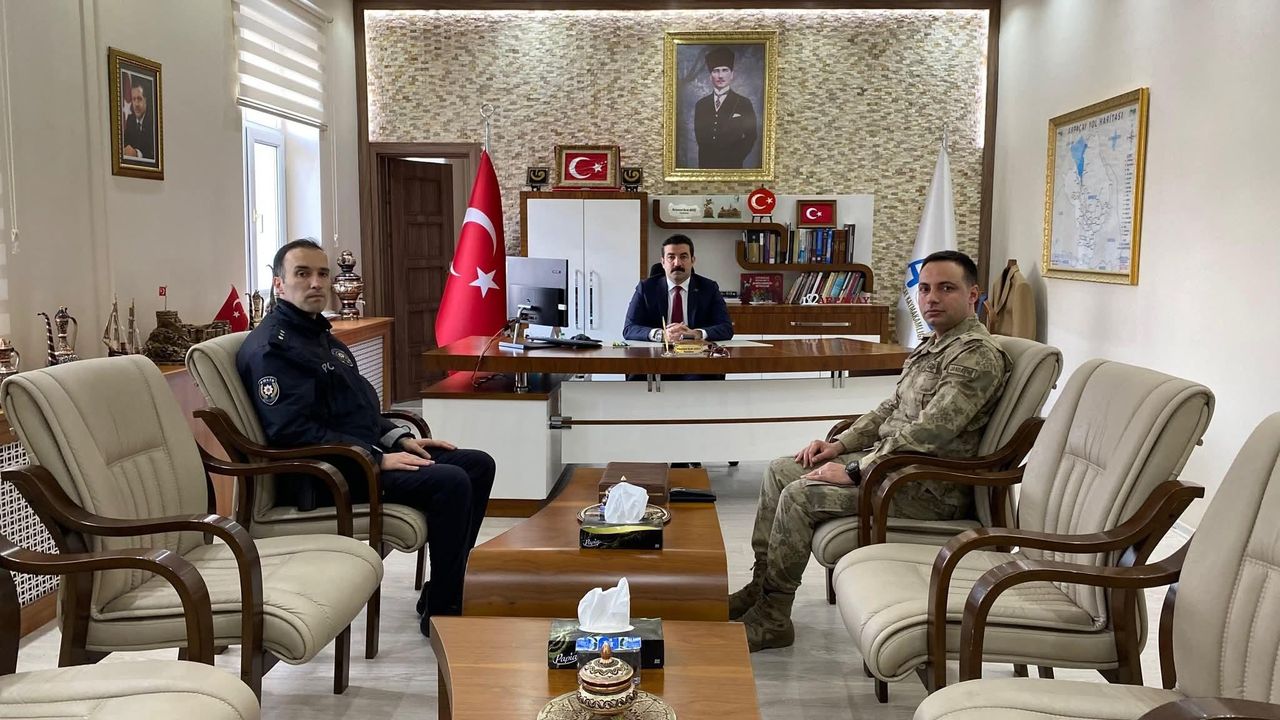 Arpaçay’da Güvenlik ve Huzur Masaya Yatırıldı: Asayiş Toplantısı Gerçekleştirildi – Birlik Haber Ajansı