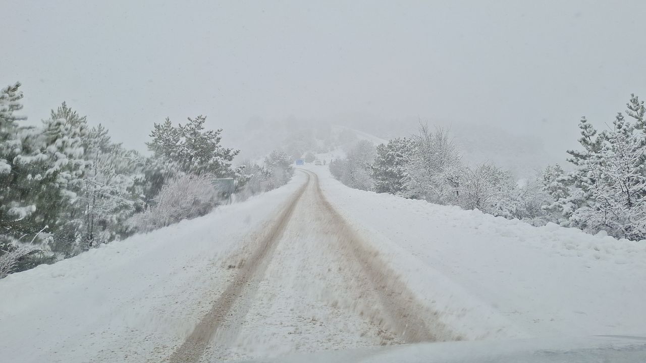 Başkentin tarihi ve turistik ilçesi Beypazarı’nda kar yağışı – Birlik Haber Ajansı