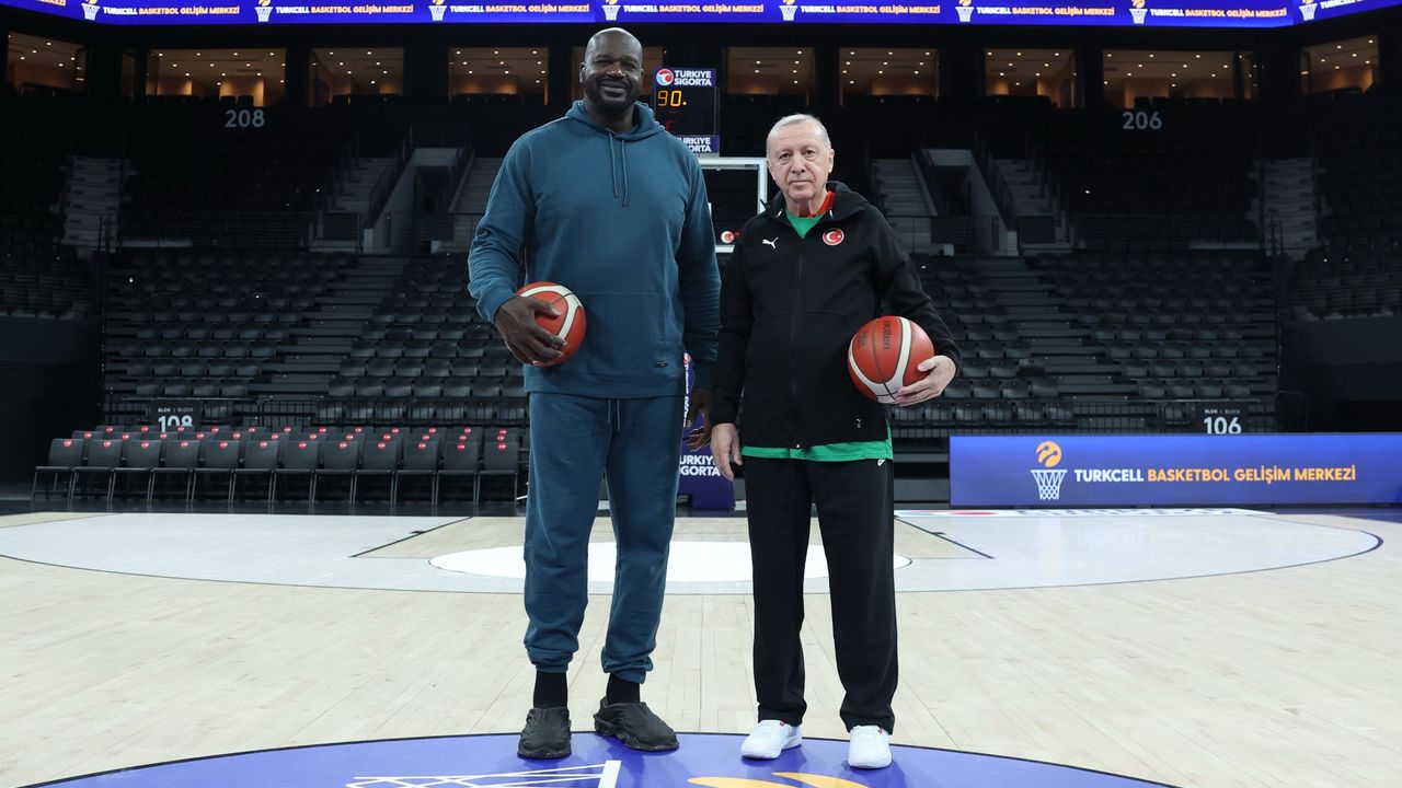 Cumhurbaşkanı Erdoğan, NBA efsanesi Shaquille O’Neal ile basketbol oynadı – Birlik Haber Ajansı