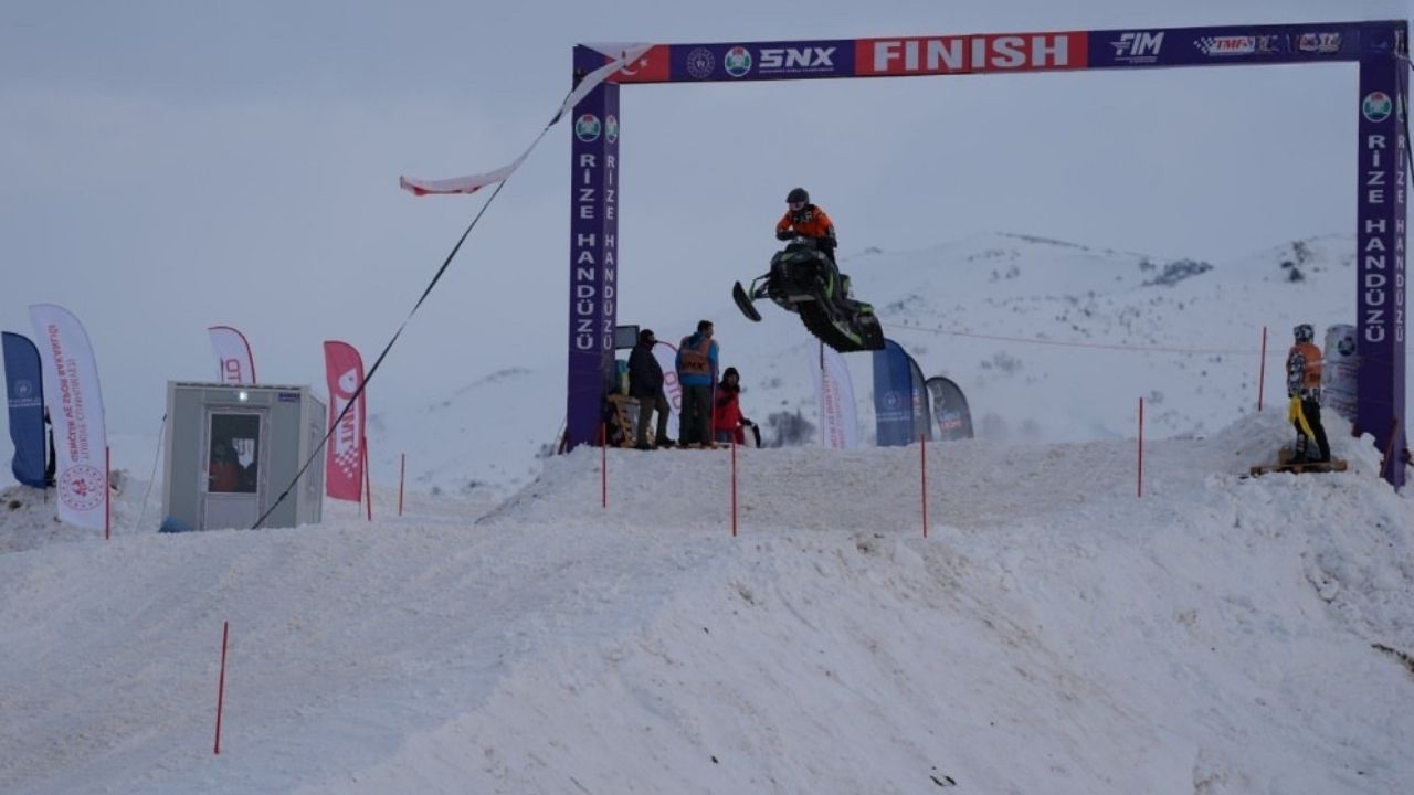 Dünya Kar Motosikleti Şampiyonası Rize Handüzü Yaylası’nda başladı – Birlik Haber Ajansı