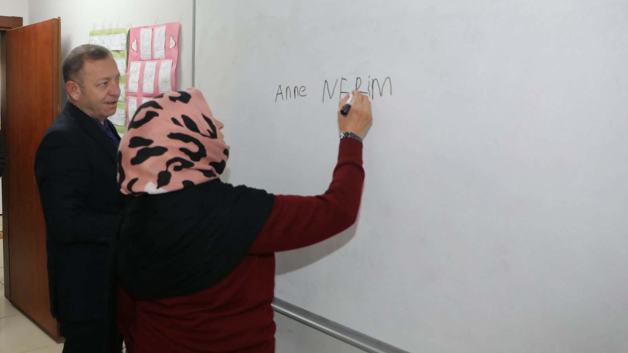 Vali Ziya Polat’tan ADEM’e Anlamlı Ziyaret: “Eğitimin yaşı yok” – Birlik Haber Ajansı