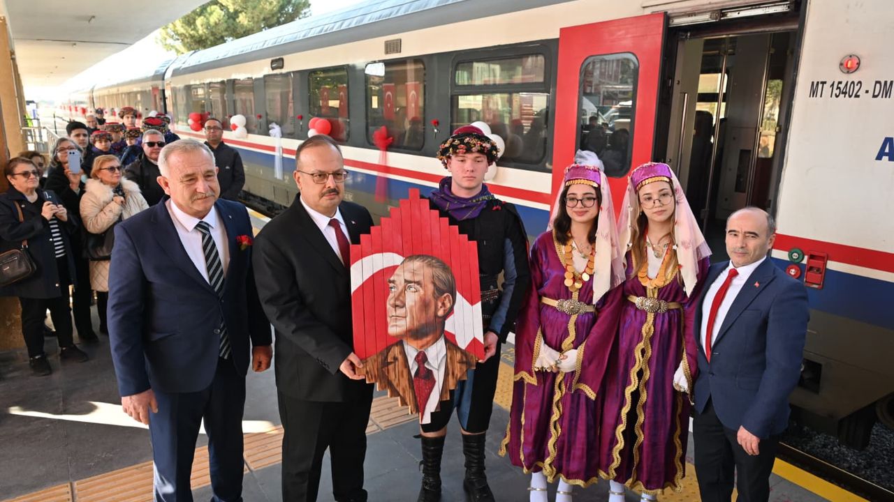 Aydın’da 95 yıllık hasret: Atatürk bir kez daha coşkuyla karşılandı – Birlik Haber Ajansı