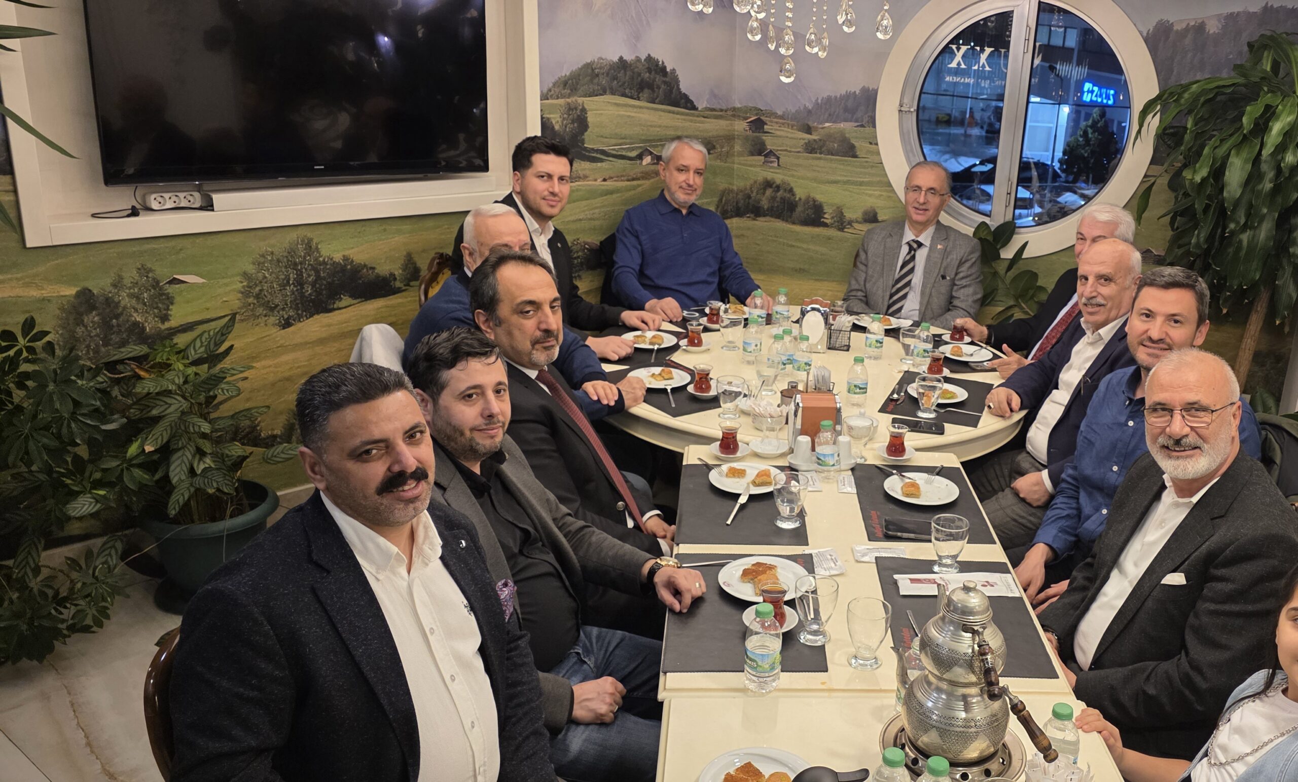 SAĞLIK, MEDYA VE BÜROKRASİ RAHMİ ÇELİK’İN SOFRASINDA BİRLİK BERABERLİK BULUŞTU