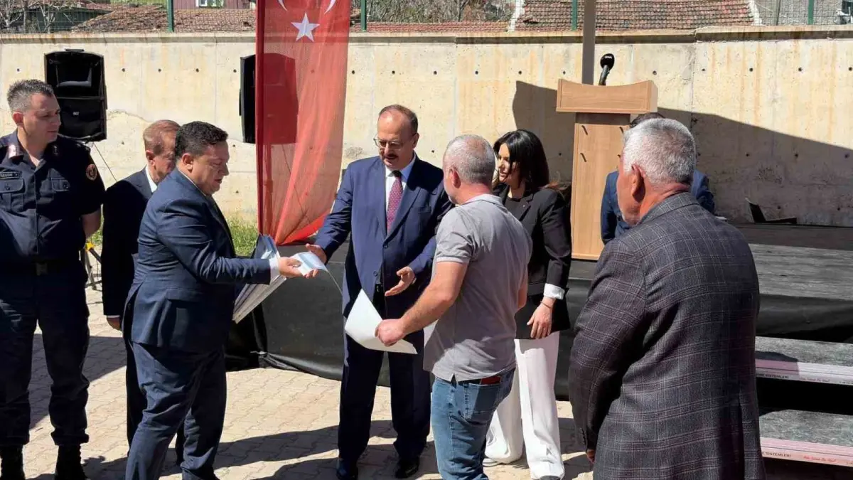 Haymana ilçesinde “Köye Dönüş” projesi kapsamında, vatandaşlara kura usulüyle arsa dağıtımı yapıldı