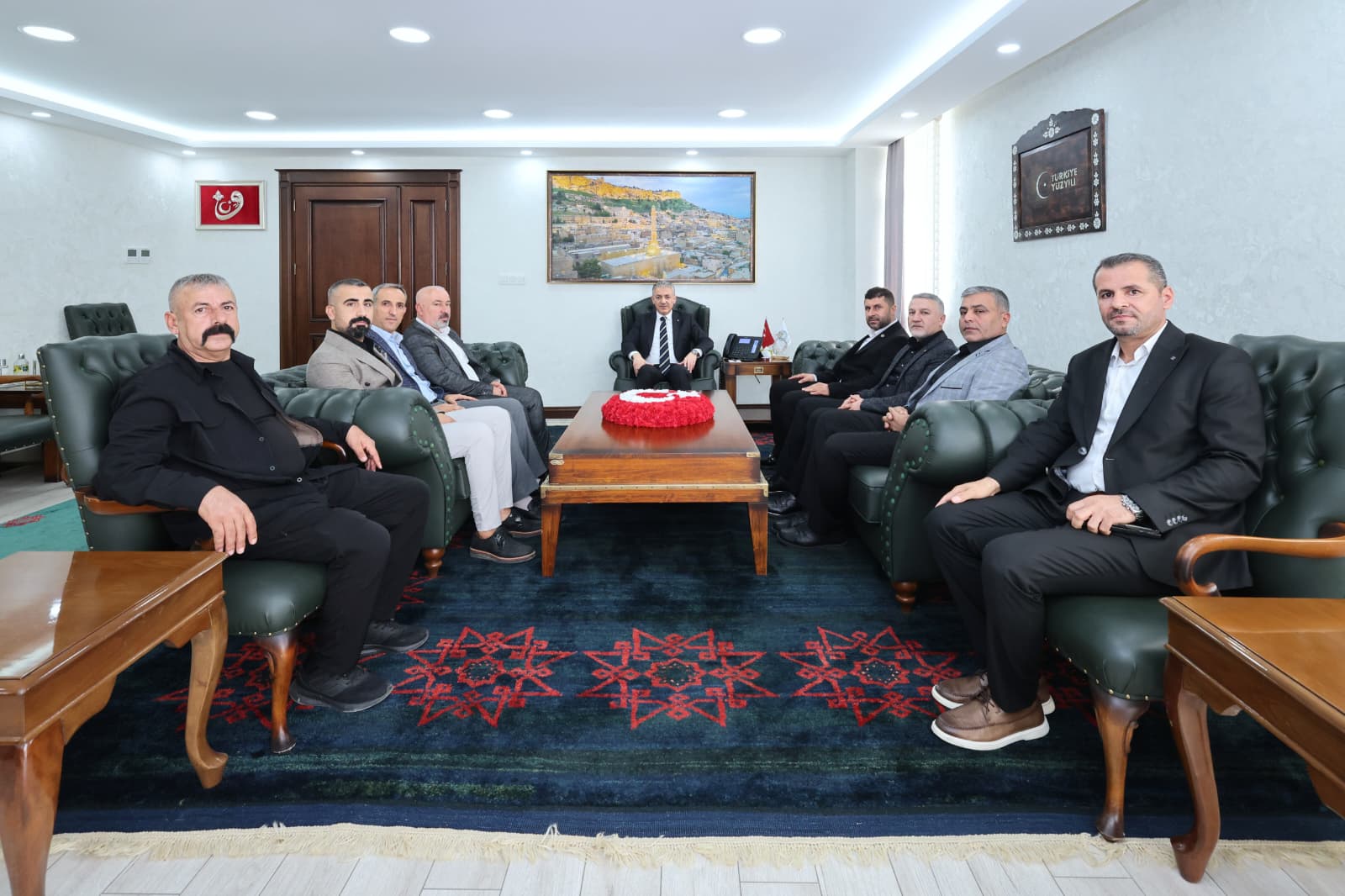 SÜRGÜÇİLER DERNEĞİ BAŞKANI UĞUR ÖZER VE YÖNETİMİNDEN MARDİN VALİSİ TUNCAY AKKOYUN’A ZİYARET!!