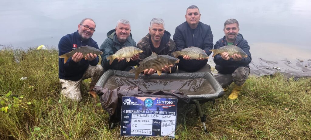Ömerli Carp Cup sazan balığı yakalama yarışması için Ömerli Barajı kıyısında hazırlanan takımlar