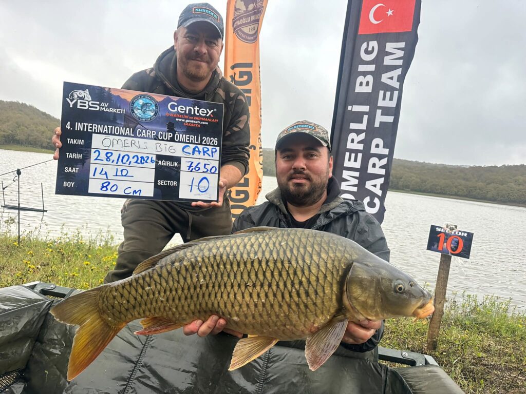 Ömerli Carp Cup yarışmasında Ömerli Barajı’nda olta başında bekleyen sporcular